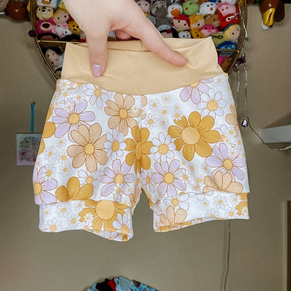 Retro Daisies Baby & toddler shorts