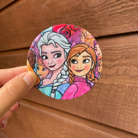 Elsa & Anna magnet